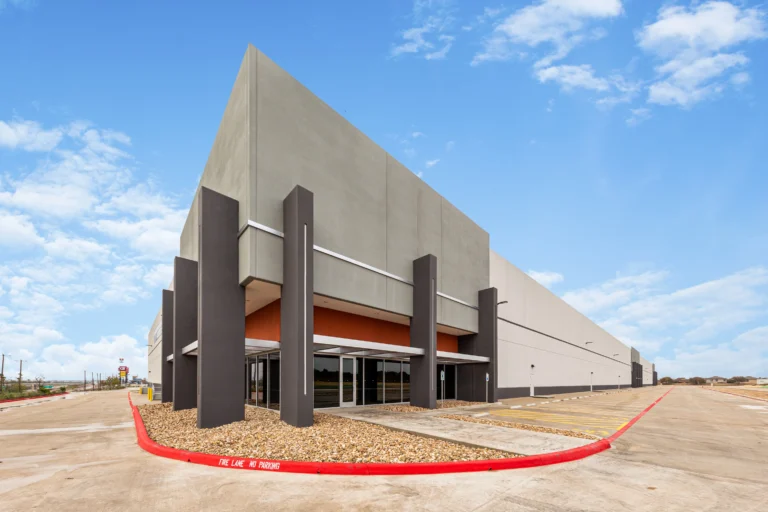 Stream Realty Partners Brings Gateway 10 Phase 2 to Full Occupancy with Pilkington North America